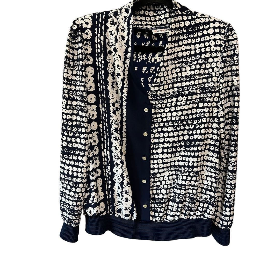 Tops 'N Tops Vintage Navy Pattern Long Sleeve V-Neck Button Down Blouse